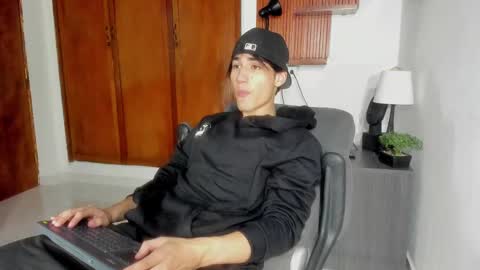 Snapshot of charley_morgan chatting on February 17, 6:48 pm charley_morgan online show from February 17, 6:48 pm