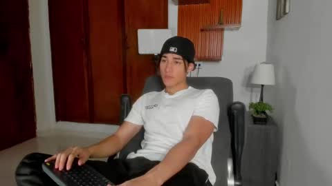 Snapshot of charley_morgan chatting on February 22, 6:59 pm charley_morgan online show from February 22, 6:59 pm