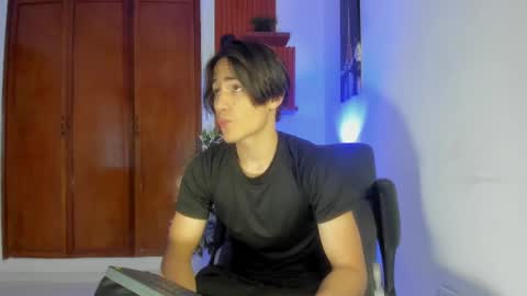 Snapshot of charley_morgan chatting on March 10, 6:34 pm charley_morgan online show from March 10, 6:34 pm
