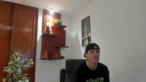 Snapshot of charley_morgan chatting on March 8, 6:57 pm charley_morgan online show from March 8, 6:57 pm