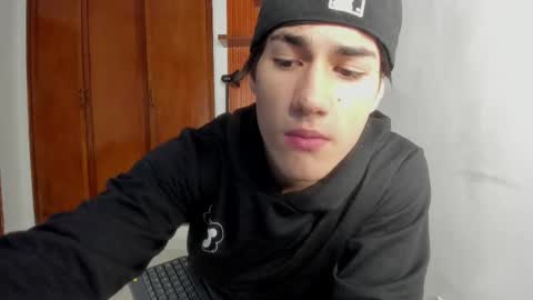 Snapshot of charley_morgan chatting on February 20, 11:42 am charley_morgan online show from February 20, 11:42 am