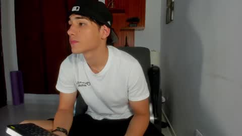 Snapshot of charley_morgan chatting on February 12, 9:54 pm charley_morgan online show from February 12, 9:54 pm