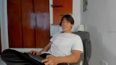 Snapshot of charley_morgan chatting on March 4, 6:29 pm charley_morgan online show from March 4, 6:29 pm