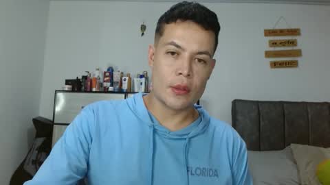 charli 4 online show from March 8, 2:04 am