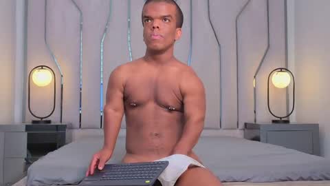charlie_walkerr online show from May 1, 9:06 pm