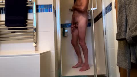 Snapshot of charlieg123 chatting on January 5, 8:43 am Gary online show from January 5, 8:43 am