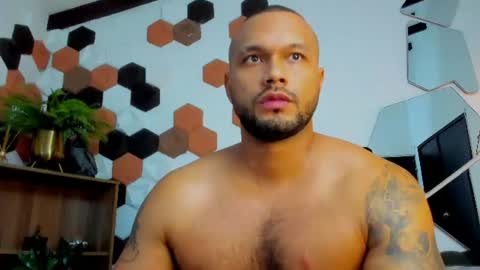 CharlieGrifinX online show from June 17, 10:00 pm