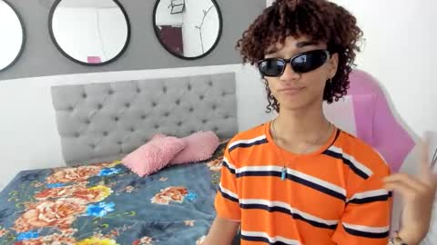 charlotte skiinny online show from December 5, 9:00 pm