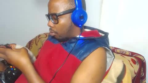 Snapshot of charly_vergonti_ chatting on October 5, 9:46 am charly_vergonti_ online show from October 5, 9:46 am
