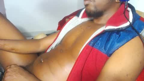 Snapshot of charly_vergonti_ chatting on October 1, 10:35 pm charly_vergonti_ online show from October 1, 10:35 pm