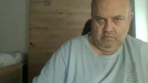 charly online show from December 18, 10:55 am