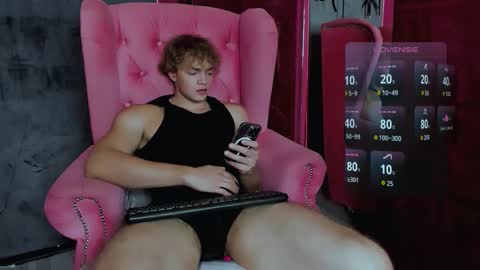 Snapshot of chase_muscular chatting on October 11, 4:33 pm Chase online show from October 11, 4:33 pm
