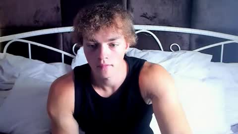 Snapshot of chase_muscular chatting on October 10, 10:42 am Chase online show from October 10, 10:42 am