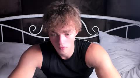 Snapshot of chase_muscular chatting on September 25, 10:36 am Chase online show from September 25, 10:36 am
