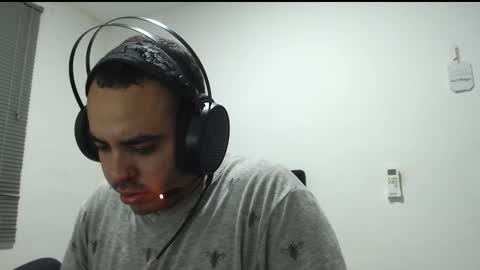 Thiago online show from February 15, 4:18 am