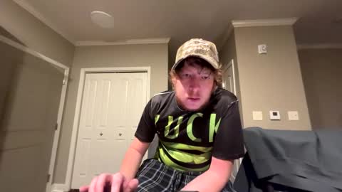 chevycamaro1978 online show from December 22, 5:23 am