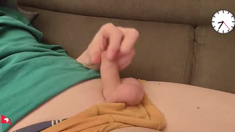 Snapshot of chezmonsieur_g chatting on October 4, 6:35 pm Grey online show from October 4, 6:35 pm