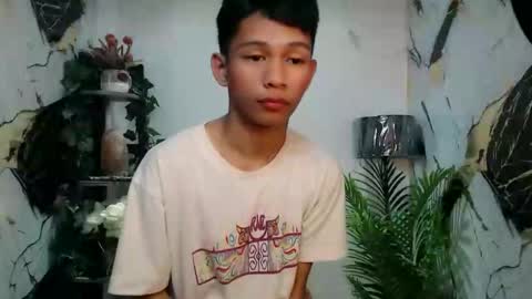 Snapshot of chick_renz chatting on October 1, 7:51 pm chick_renz online show from October 1, 7:51 pm