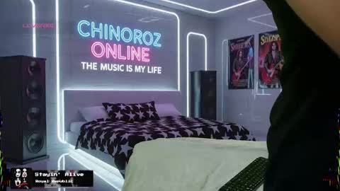 Snapshot of chinoroz chatting on October 14, 7:26 am Enrique online show from October 14, 7:26 am