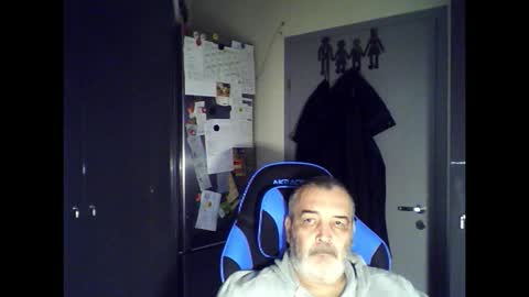 Chris online show from September 15, 6:37 am