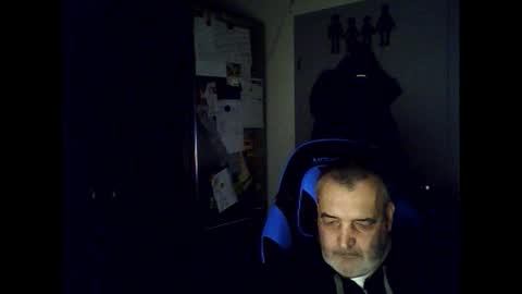 Chris online show from November 1, 6:28 am