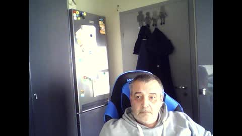 Chris online show from May 9, 10:49 am