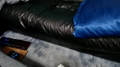 chris526520 online show from December 8, 5:55 pm