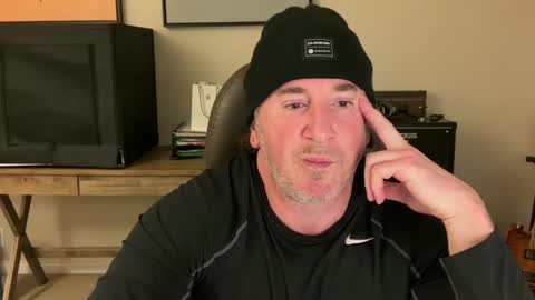 Snapshot of chris646312 chatting on February 20, 4:07 am blisstricks online show from February 20, 4:07 am