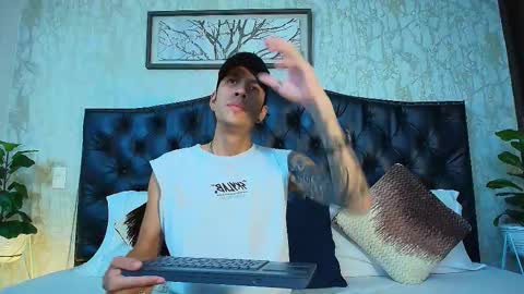 ChrisG online show from October 4, 11:31 pm