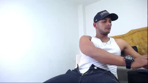 chris_dick2 online show from June 7, 5:58 am