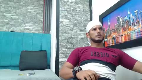 chris_dick2 online show from January 15, 4:49 am