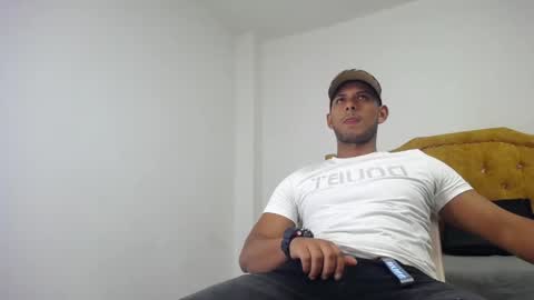 chris_dick2 online show from April 22, 6:19 am