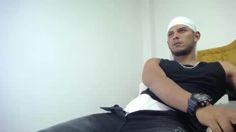 chris_dick2 online show from April 24, 4:15 am