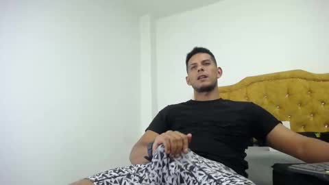 chris_dick2 online show from April 19, 5:51 am
