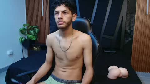 Chris online show from March 31, 11:23 am