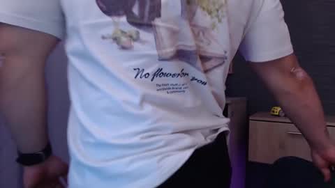 chris_huntter online show from October 28, 1:30 am