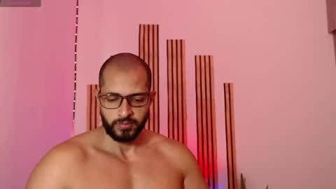 cris         Twitter magnum101010 insta magnumc20 online show from April 27, 5:41 pm