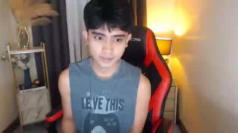 Snapshot of chris_walker22 chatting on October 18, 8:19 am Shawty Chris online show from October 18, 8:19 am