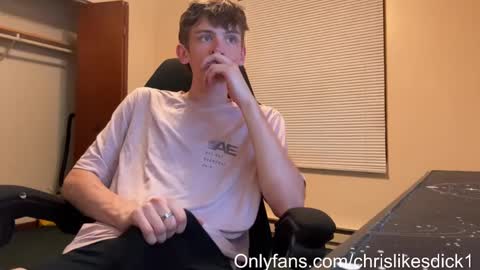 Snapshot of chrislikesdick1 chatting on October 1, 12:03 am chrislikesdick1 online show from October 1, 12:03 am