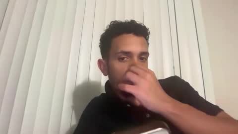 chrislover2125 online show from April 18, 5:20 am