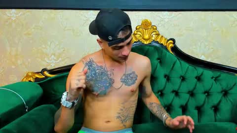 Snapshot of chrismckay_ chatting on October 26, 12:29 pm Chris online show from October 26, 12:29 pm