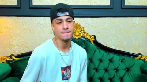 Snapshot of chrismckay_ chatting on October 23, 12:08 pm Chris online show from October 23, 12:08 pm