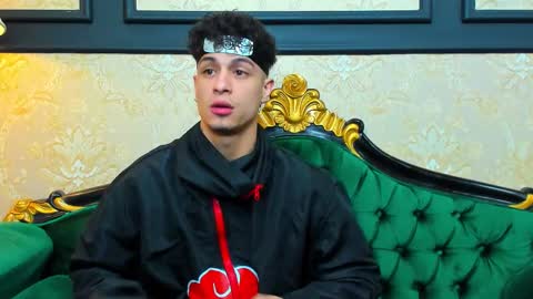 Snapshot of chrismckay_ chatting on October 21, 11:57 am Chris online show from October 21, 11:57 am