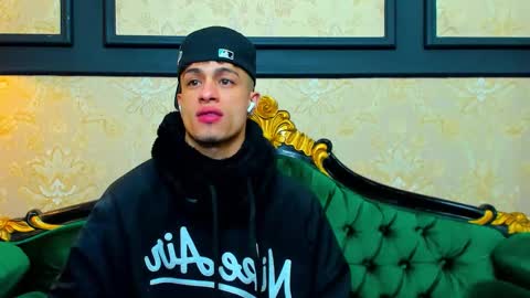 Snapshot of chrismckay_ chatting on October 20, 11:14 am Chris online show from October 20, 11:14 am