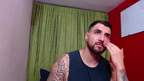 chriss_james online show from March 4, 2:06 am