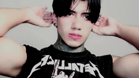 CHRIS  INDEPENT MODEL online show from January 7, 12:15 am