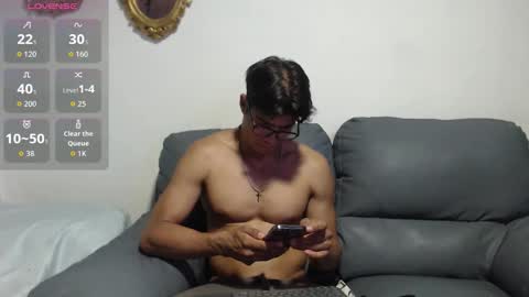 Snapshot of christian_musclet4 chatting on October 4, 10:58 pm ---Chistian--- online show from October 4, 10:58 pm