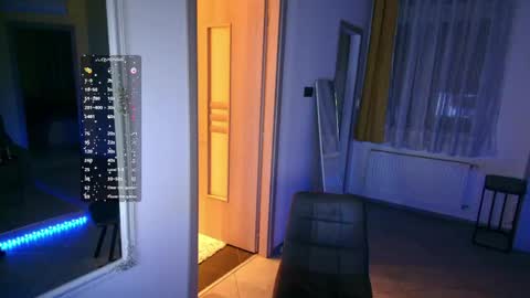 UPVOTE ME ------  ILL DO SOMETHING FOR FREE online show from April 24, 3:09 am