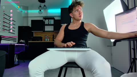 Snapshot of christianlevine_ chatting on December 9, 6:02 am UPVOTE ME ------ ILL DO SOMETHING FOR FREE online show from December 9, 6:02 am