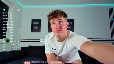 Snapshot of christianlevine_ chatting on February 18, 8:15 pm UPVOTE ME ------ ILL DO SOMETHING FOR FREE online show from February 18, 8:15 pm